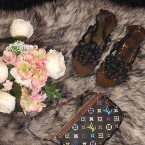 3 items for $25❣️❣️❣️ SALE ❣️❣️❣️Dolce Vita Sandals